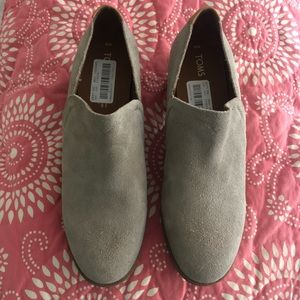 TOMS SHAYE SUEDE BOOTIE TAUPE 9
